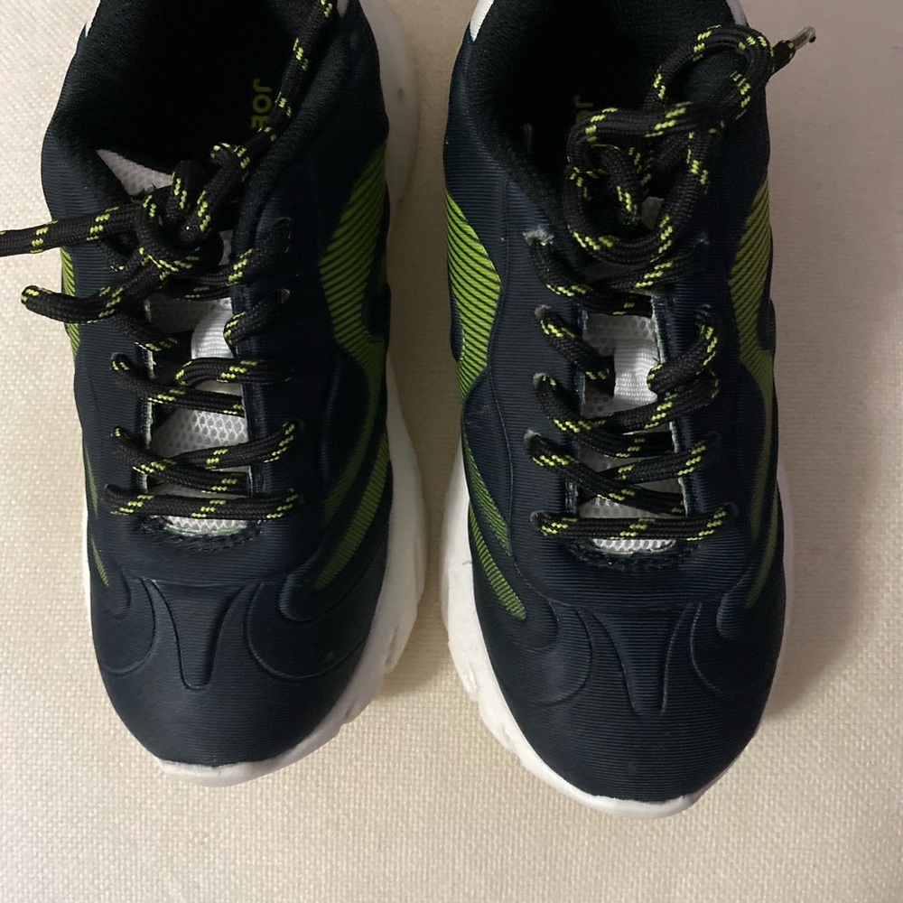 Joe Fresh Kids Athletic Runners - Black & Lime Green SZ13 NWOT